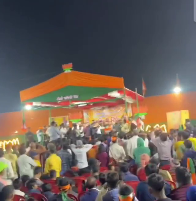 रागिनी और संजीव की बेटी “साक्षी” ने झरिया की जनता से मांगा… “इंसाफ” … भावुक हो कर कहा..मेरे चाचा नीरज जी की हत्या का राजनीतिक लाभ किस परिवार ने उठाया उसकी जांच CBI से क्यों नहीं कराई जा रहीं….देखिए वायरल वीडियो