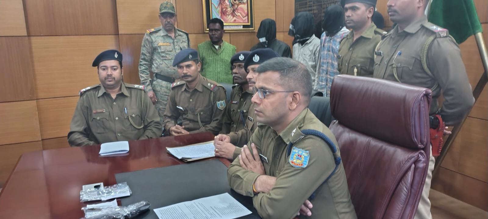 पाकुड़िया में लूटकांड का पर्दाफाश, पुलिस ने 5 अपराधियों को हथियारों सहित किया गिरफ्तार…