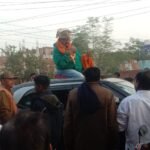 एक दसक की खुमारी खत्म.. झामुमो का दिखा दम.. क्रेकर पर लाखों स्वाहा.. विधायक के गले में पड़ा समर्थको का तीन लख्खा माला…