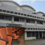 4.76 करोड़ खर्च के बाद भी धनबाद का न्यू टाउन हॉल दो साल में ही जर्जर…