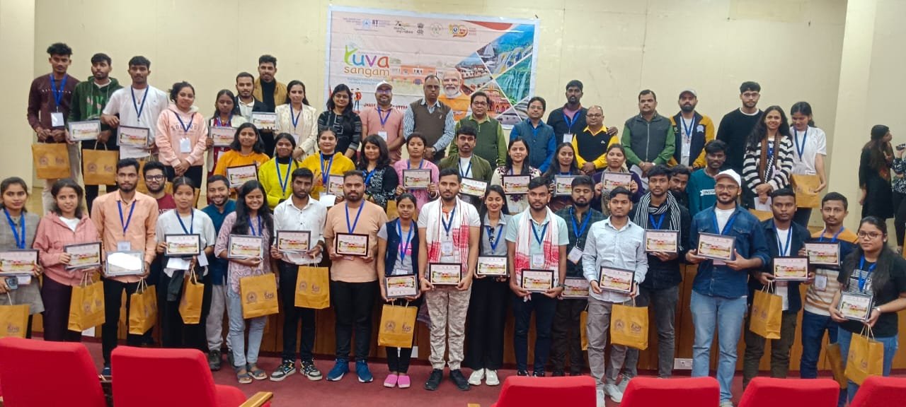 उत्तराखंड की सांस्कृतिक और शैक्षिक यात्रा के बाद झारखंड के 43 युवाओं की टीम को आईआईटी (आईएसएम) धनबाद में किया सम्मानित…