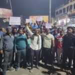 बांग्लादेश में हिंदुओं पर हो रहे हैं अत्याचार के खिलाफ चिरकुंडा शहीद चौक पर सनातनियों ने किया विरोध प्रदर्शन….