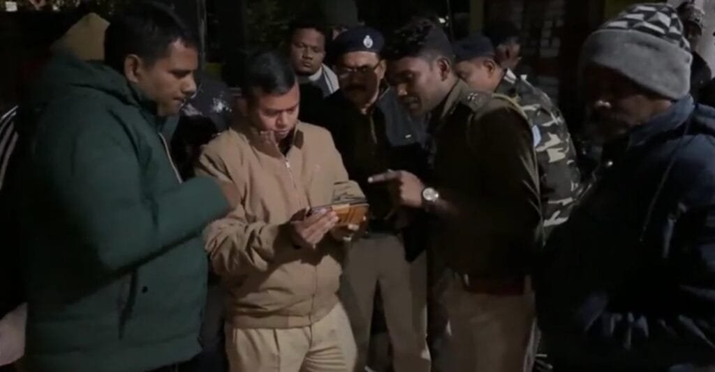 कोयलांचल में अपराधियों का आतंक, स्थानीय नेता चेतन प्रसाद महतो को मारी गोली