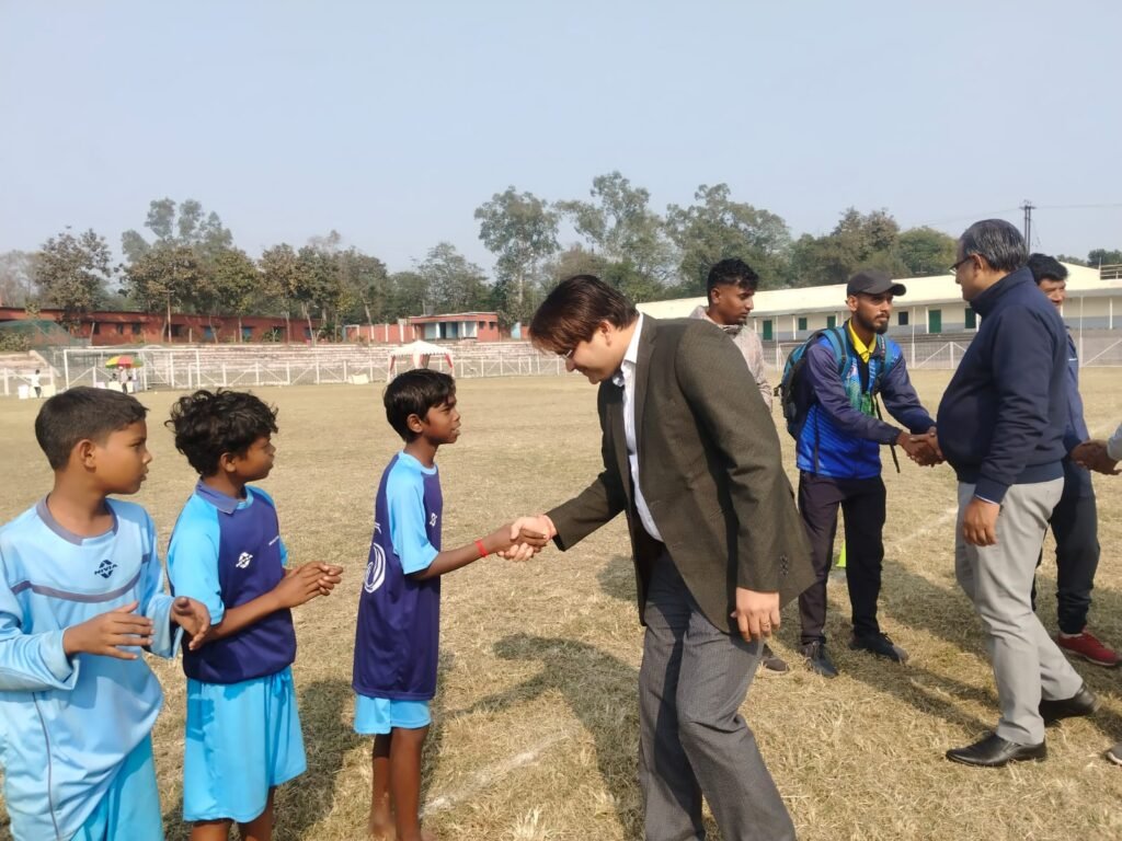 टाटा स्टील फाउंडेशन के झरिया डिवीजन ने पहला तेजस कप अंडर-13 बॉयज फुटबॉल टूर्नामेंट का उद्घाटन किया….