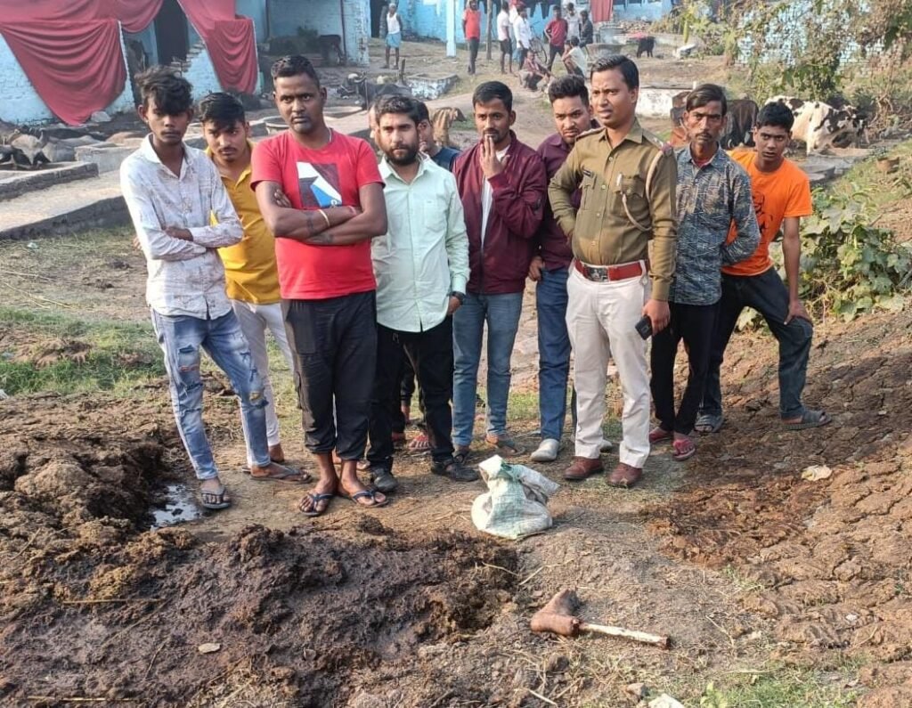 अध कटा हुआ पैर मिलने से क्षेत्र में मची हड़कंप के साथ चर्चाओं की बजार हुई गर्म…