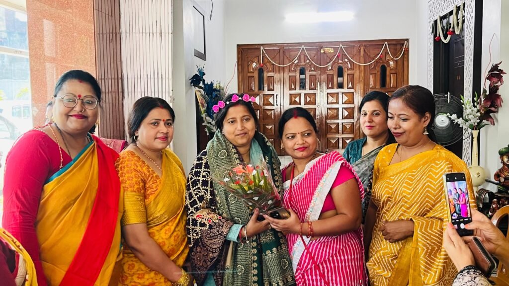 खुशियों की उड़ान एनजीओ महिला सदस्यों ने झरिया भाजपा विधायक रागिनी सिंह को किया सम्मानित…