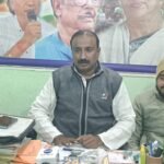 क्वाटर मे पानी कनेक्शन को लेकर तृणमूल मे दो फांड़ आमने सामने हुए टीएमसी के पार्षद व पूर्व पार्षद ने दिया खुला चैलेंज उनके तीन वर्षों का विकाश कार्य पूर्व पार्षद के 15 वर्ष के विकाश कार्य पर नही पड़ा भारी तो दे देंगे पार्षद पद से स्तीफा ले लेंगे राजनीती से सन्यास…