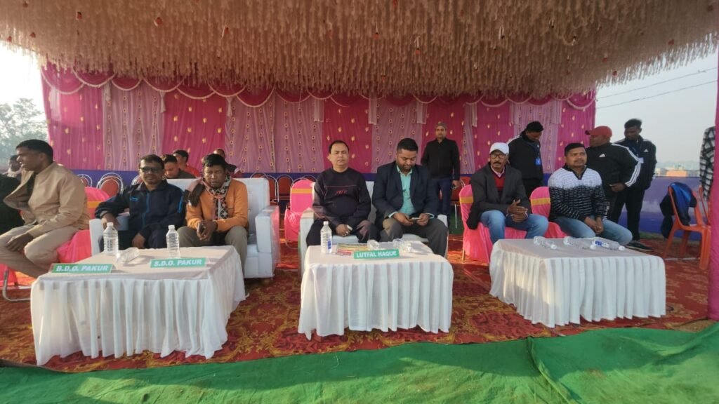 गोकुलपुर खेल मैदान मे चाँद भैरों क्लब के तत्वधान में तीन दिवसीय एनुअल फुटबॉल चैंपियनशिप का शानदार आगाज किया….