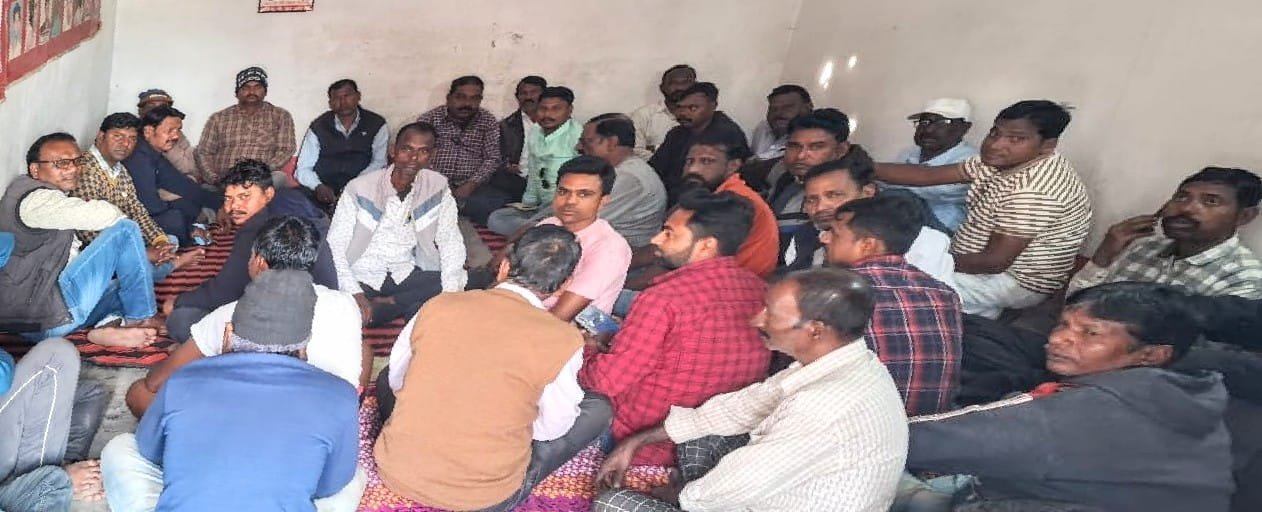 मार्शलिग यार्ड मे  मजदूर प्रमोद सिन्हा पर चले गोली का ग्रामिणो का आक्रोश जायज:माले…