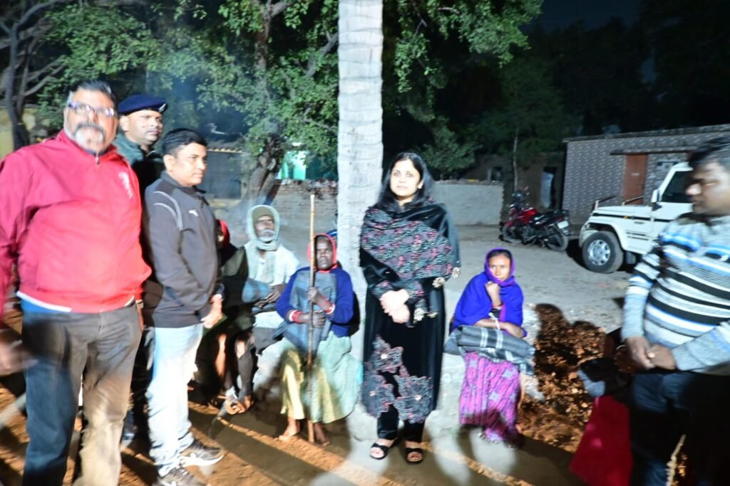 गांधीग्राम कुष्ठ आश्रम सहित शहर के अन्य क्षेत्रों में उपायुक्त ने किया कंबलों का वितरण…