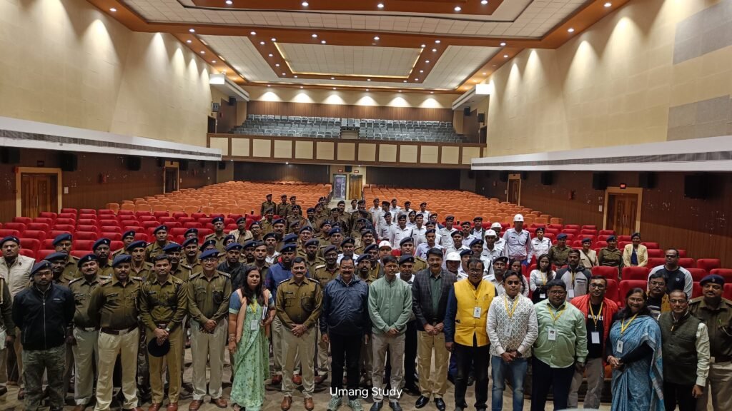 सड़क सुरक्षा जागरूकता विषय पर टाउन हॉल धनबाद में सेमिनार का किया गया आयोजन….