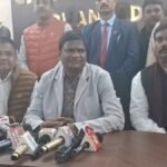 विधायक अरूप चटर्जी पर बरसे सांसद ढुल्लू महतो, कहा- निरसा को नहीं बनने देंगे बंगलादेश, बोरिया बिस्तर समेटकर भागना पड़ेगा…