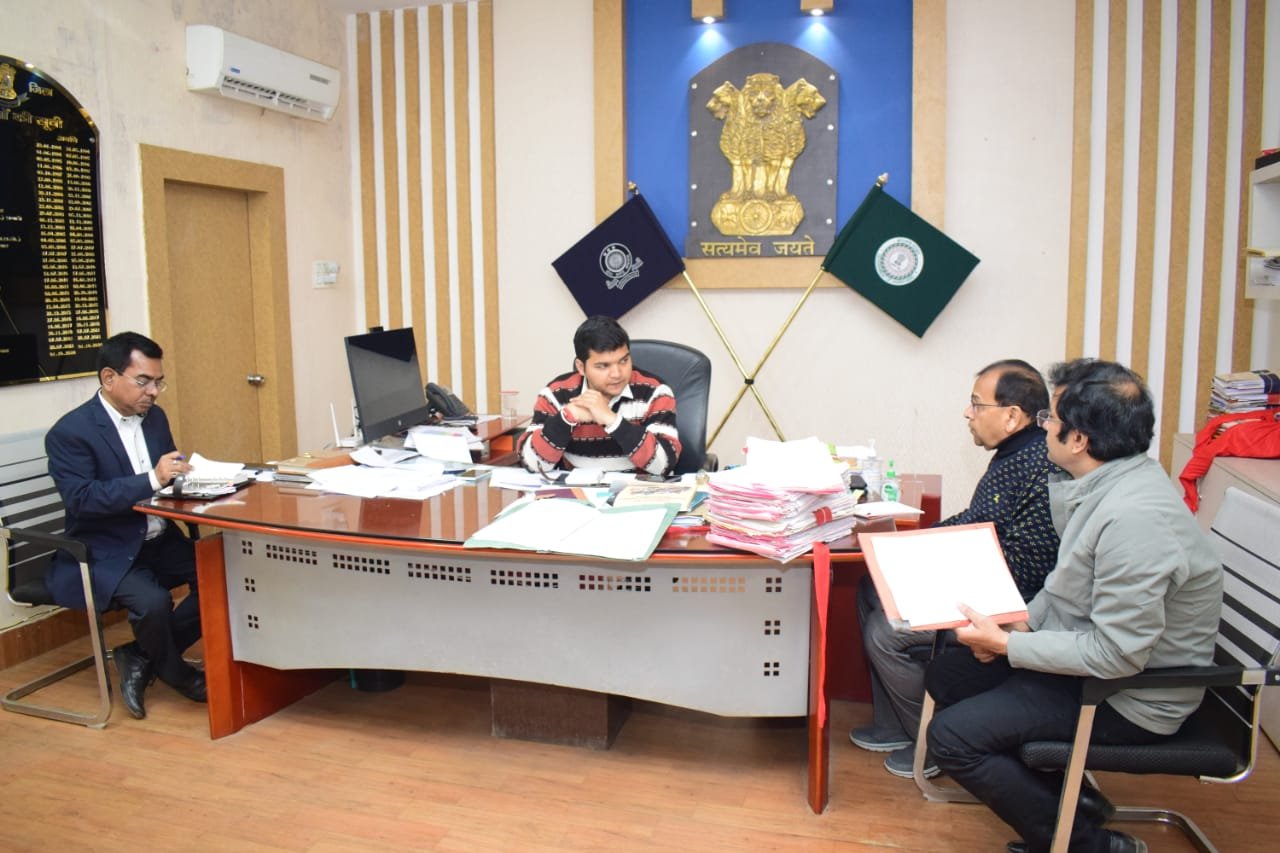 शहरी प्राथमिक स्वास्थ केंद्र परिसर में जिला प्रशासन मेगा मेडिकल कैम्पा का आयोजन…