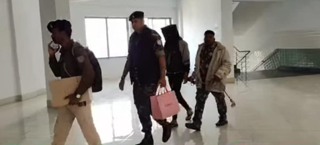 धनबाद में एसीबी ने रिकॉर्ड रूम के बड़े बाबू और सहयोगी को रिश्वत लेते रंगेहाथ किया गिरफ्तार…