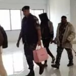 धनबाद में एसीबी ने रिकॉर्ड रूम के बड़े बाबू और सहयोगी को रिश्वत लेते रंगेहाथ किया गिरफ्तार…