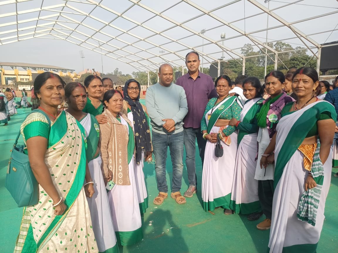 झारखंड के सहिया लोगों की बढ़ोतरी की गई मानदेय की राशि नही मिलने पर निरसा विधायक ने अभियान निर्देशक अब्बू इमरान से किया वार्ता, नये साल में होगी भुक्तान…