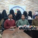 जमशेदपुर पुलिस ने की बाइक चोर गिरोह का खुलासा ,चोरी के पांच मोटरसाइकिल व पार्ट्स सहित सात गिरफ्तार…