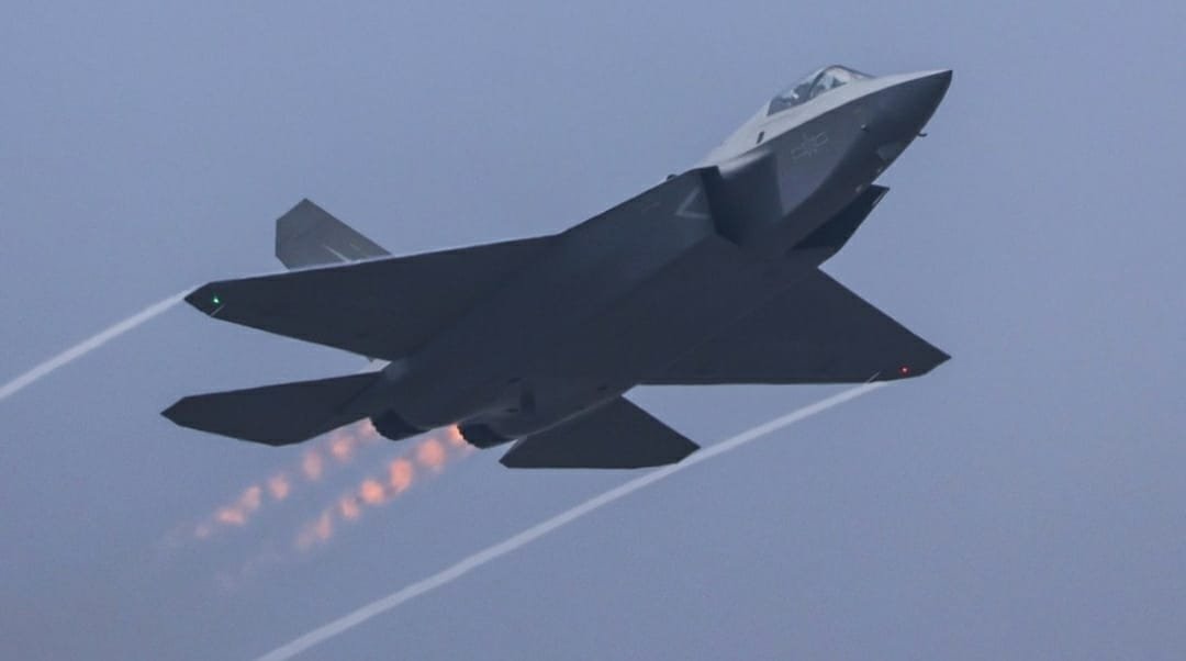 भारत के लिए चिंता की बात, भुखमरी झेल रहा पाक बढ़ा रहा अपनी आसमानी ताकत…