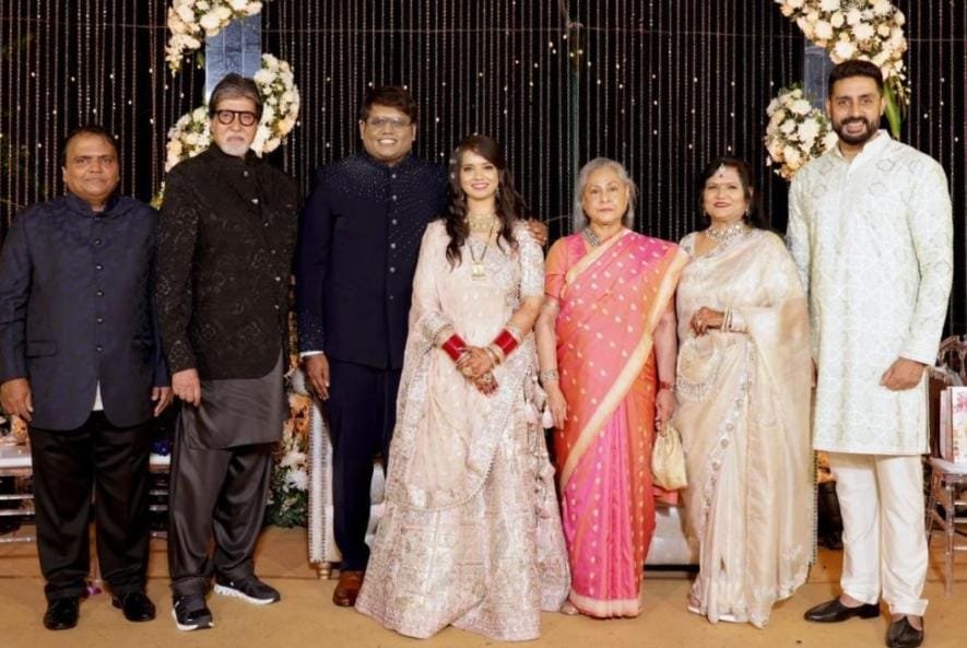 पूरे परिवार के साथ आमिताभ बच्चन ने अटेंड की शादी, फिर से फैमिली संग नजर नहीं आई ऐश्वर्या राय…