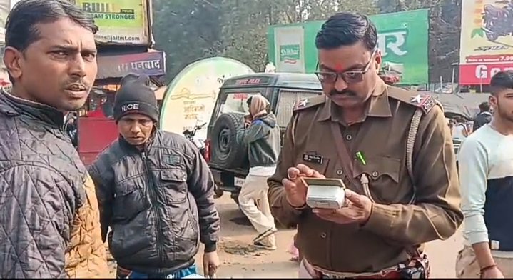 चेकिंग अभियान में ट्रैफिक नियमों का उलंघन करने वालों से वसूला गया जुर्माना…