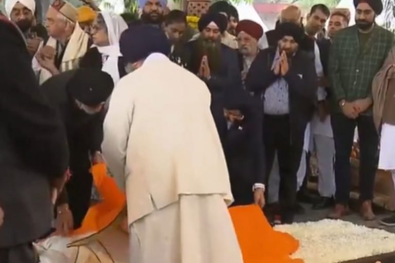 पंचतत्व में विलीन हुए पूर्व पीएम मनमोहन सिंह….