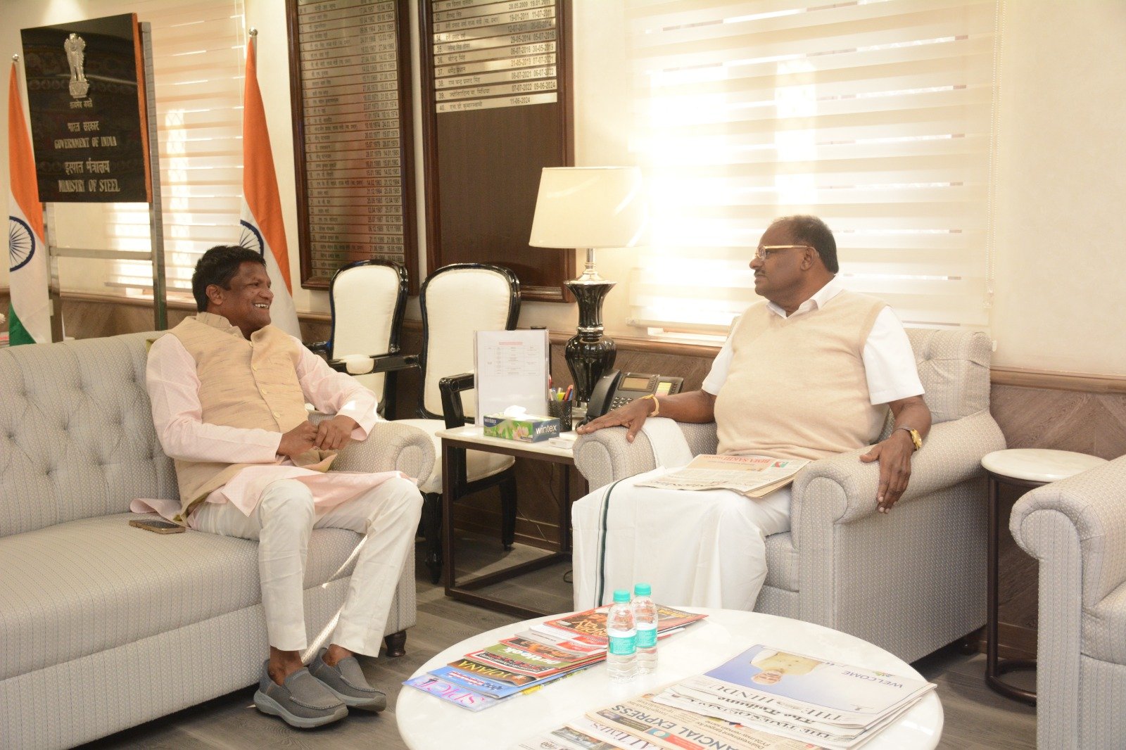 सांसद ढुलू महतो ने इस्पात मंत्री से किया मुलाकात, क्षेत्र की समस्याओं से कराया अवगत