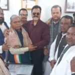 रांची में राजभवन मार्च : अशोक सिंह के नेतृत्व में धनबाद टीम ने प्रदेश अध्यक्ष को किया सम्मानित