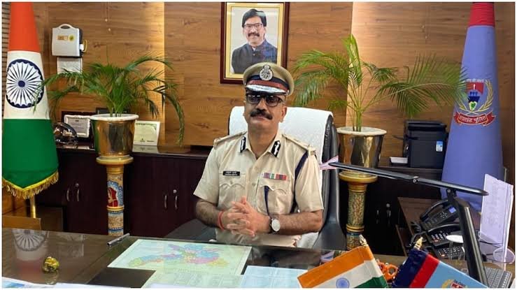 डीजीपी हर हफ्ते 16 जिलों के एसपी के साथ करेंगे बैठक..बैठक में नक्सलवाद विरोधी अभियान की समीक्षा की जाएगी…