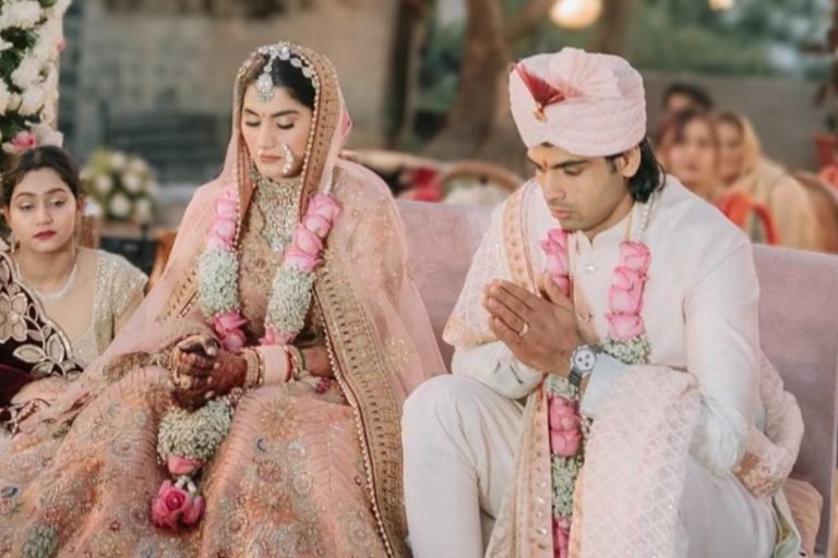 कौन हैं हिमानी मोर? जिसे ओलंपिक चैंपियन ने बनाया लाइफ पार्टनर, कितनी पढ़ी- लिखी हैं नीरज चोपड़ा की दुल्हनिया….