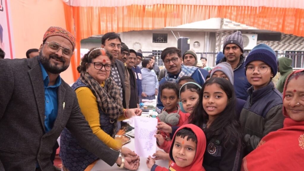 कानपुर मेयर की समाधान सभा में पहुंचे बच्चे, शिकायती पत्र देकर करने लगे ये मांग, महापौर भी हैरान…