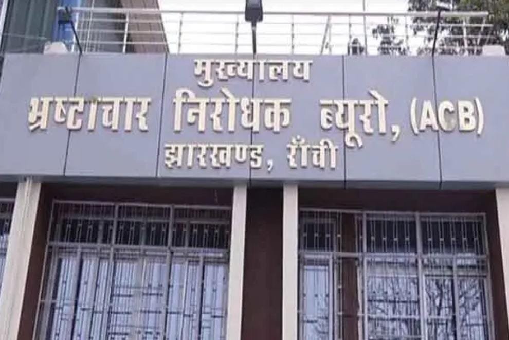 सदर सीओ को एसीबी ने घुस लेते गिरफ्तार किया…