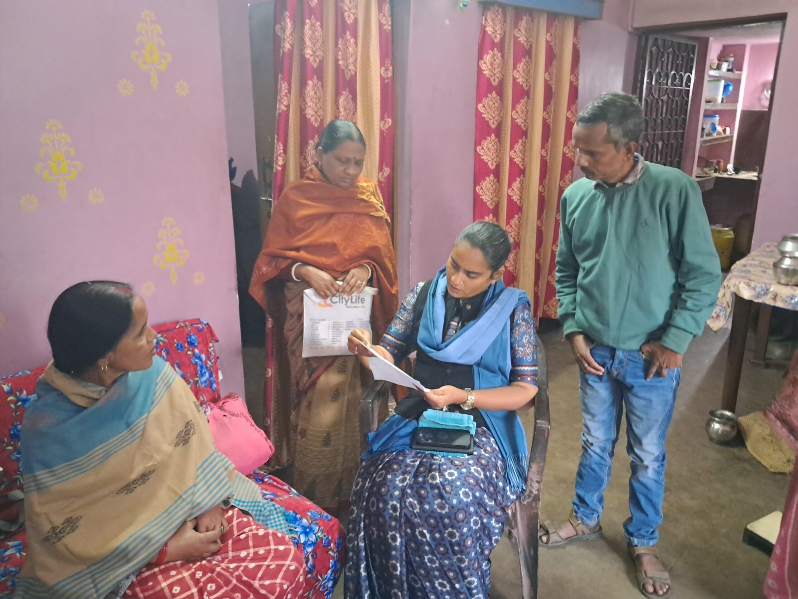 झरिया के पूर्व विधायक पूर्णिमा नीरज सिंह के प्रयास लाया रंग टावर गिरने से घायल युवक को इलाज के खर्च अतरिक्त मिला 5 लाख रुपए मुआवजा की रकम…