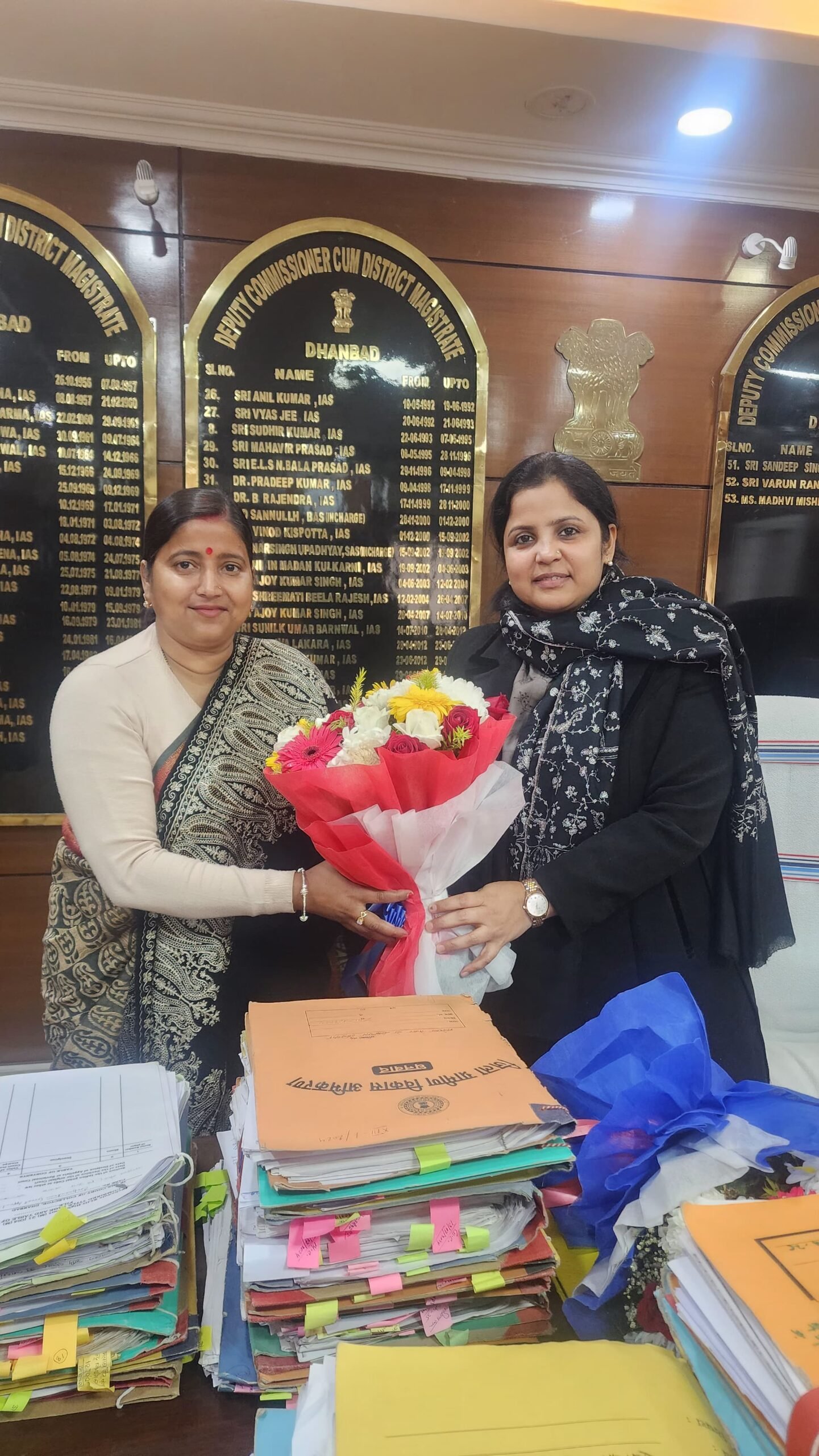 धनबाद उपायुक्त से मिलने पहुंची झरिया विधायक रागिनी सिंह, झरिया की जनसमस्याओं से कराया अवगत…