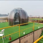 13 जनवरी से शुरू होने वाले महाकुंभ में श्रद्धालुओं और पर्यटकों के लिए पहली बार डोम सिटी बसाई जा रही..डोम सिटी न सिर्फ भारत में अनोखी है, बल्कि फाइव स्टार होटलों को भी पीछे छोड़ने की तैयारी में है…