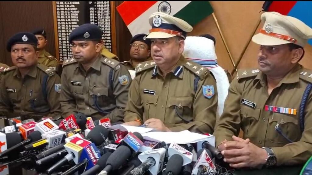 रांची पुलिस ने हथियार और नकदी के साथ 8 आरोपियों को किया गिरफ्तार…