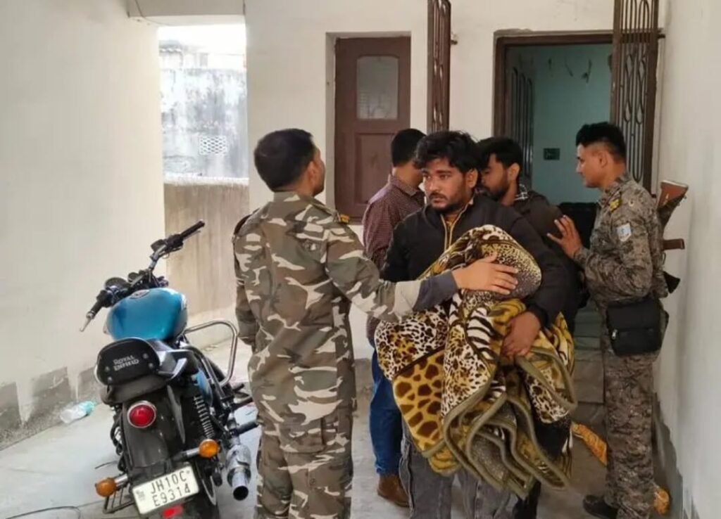 तपोवन कॉलोनी में किराए के मकान में रह रहे 4 साइबर अपराधियों को पुलिस ने किया गिरफ्तार…