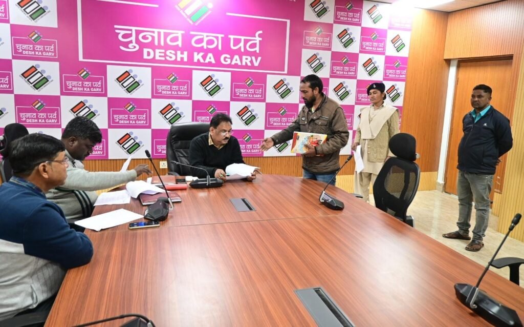 निदेशक डीआरडीए ने सुनी लोगों की शिकायतें…