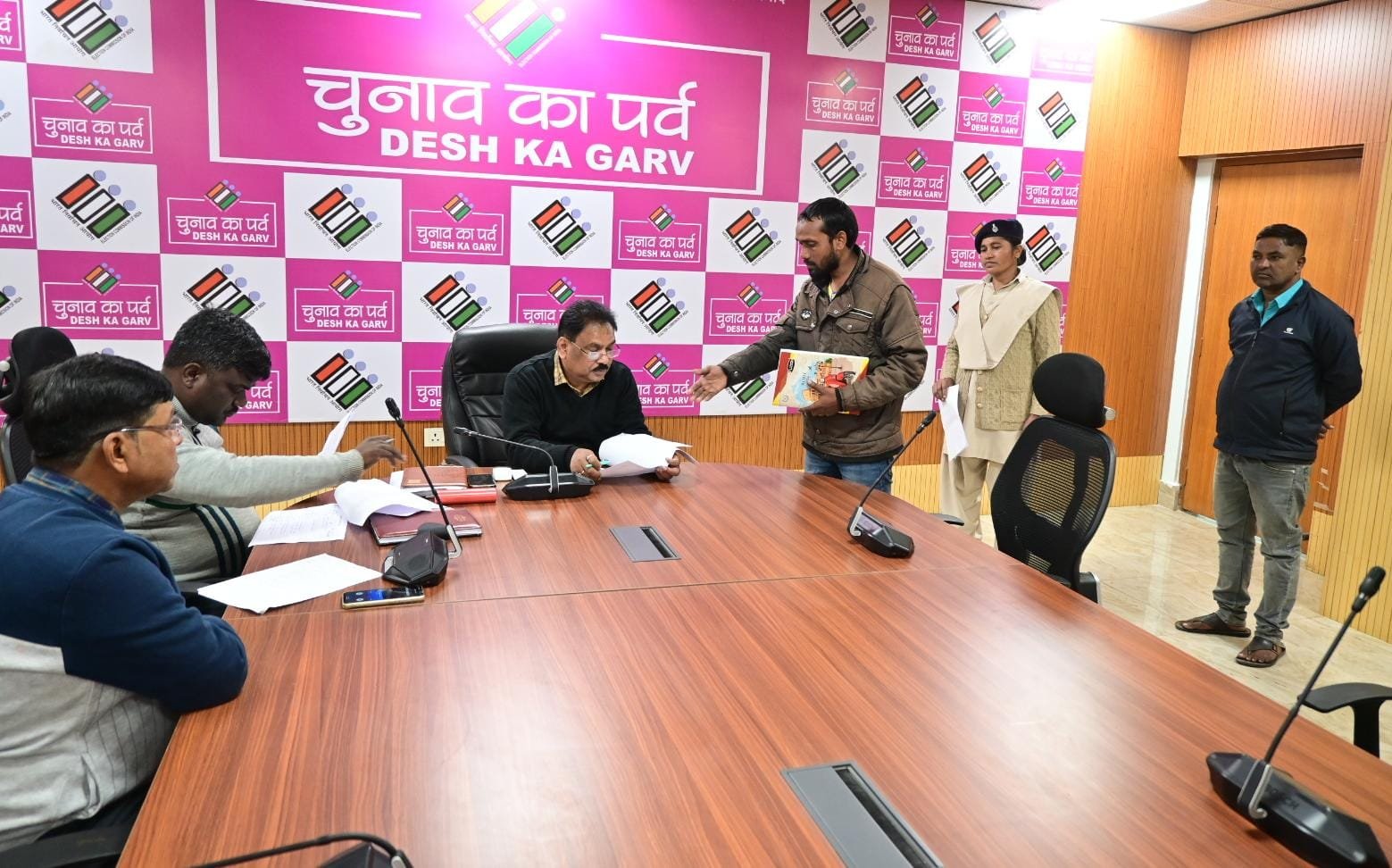 निदेशक डीआरडीए ने सुनी लोगों की शिकायतें…