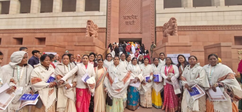 संसद के सेंट्रल हॉल में आयोजित”पंचायत से पार्लियामेंट 2.0″कार्यक्रम में शामिल हुई झारखण्ड की महिलाएं…