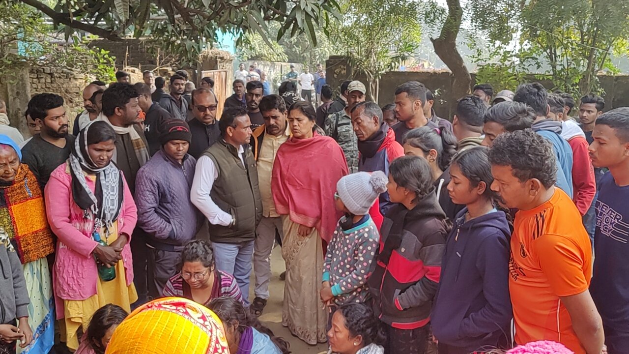 जीसीपीएल गोपीनाथपुर कंपनी में कार्यरत सुरक्षा गार्ड प्रदीप हाजरा की मौत, मुआवजा एवं नियोजन की मांग को लेकर प्रबंधन से चल रही है वार्ता…