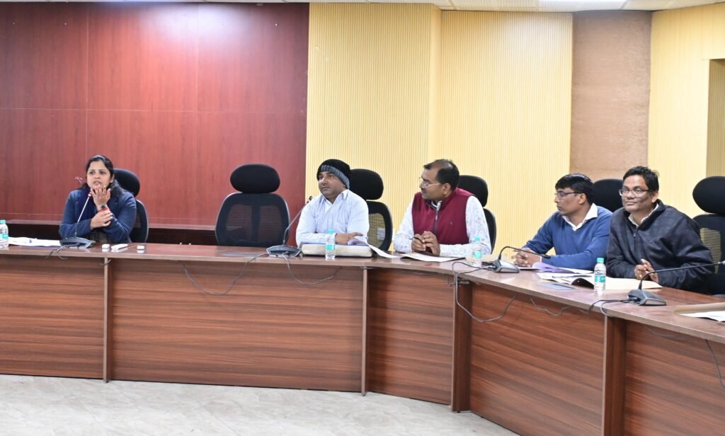 सरकारी भवनों में अलग-अलग हो महिला एवं पुरुष शौचालय : उपायुक्त…