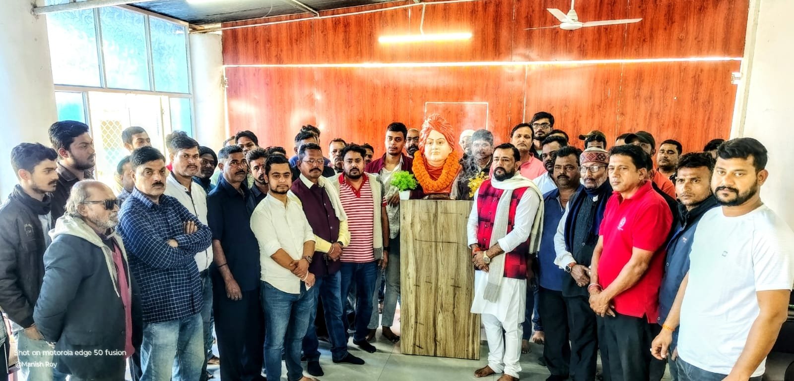 सिंदरी के भाजपा नेता गौरव वक्ष उर्फ लक्की सिंह ने अपने मीरा मोहन उद्यान में स्वामी विवेकानंद जी की मनायी जयंती…