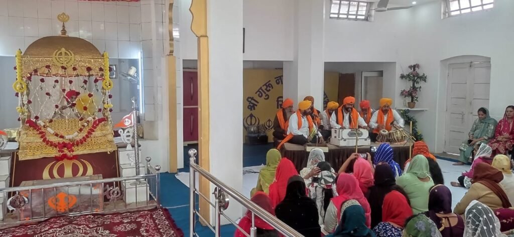 सिंदरी में गुरु गोविंद सिंह जी का प्रकाश उत्सव मनाया गया…