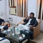 पाकुड़ परिसदन में राजमहल लोकसभा के जेएमएम सांसद विजय हांसदा ने जनसंवाद कार्यक्रम किया…