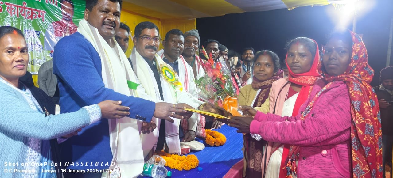 जारेया में टुसू मेला, एक दिवसीय फुटबॉल खेल प्रतियोगिता एवं आधुनिक नागपुरी सांस्कृतिक कार्यक्रम आयोजित…