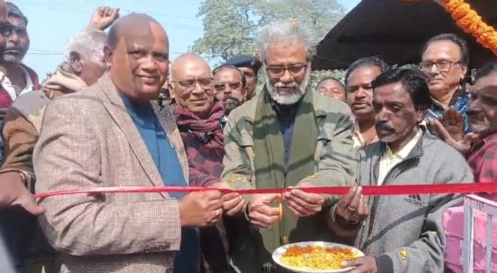 भाकपा माले कार्यालय का उद्घाटन दीपांकर भट्टाचार्य और विधायक अरूप चटर्जी फीता काट कर किए उद्घाटन…