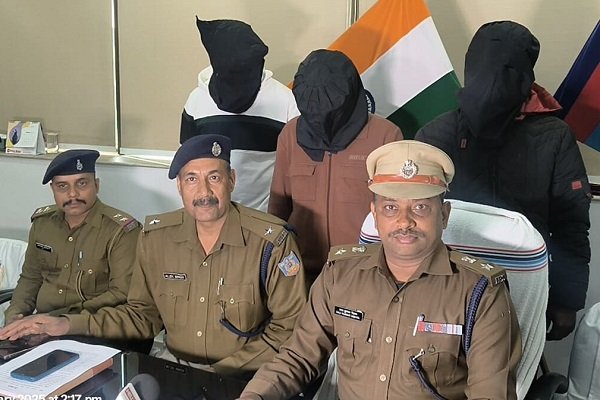 रांची में नकली नोटों का कारोबार करने वाले तीन लोगों को पुलिस ने किया गिरफ्तार…