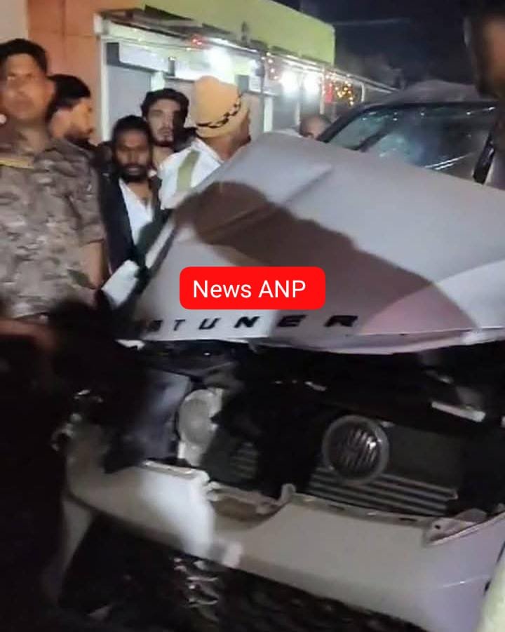 यूट्यूबर मनोज दे की फॉर्च्यूनर ने ऑटो को मारी टक्कर, ड्राइवर फरार…