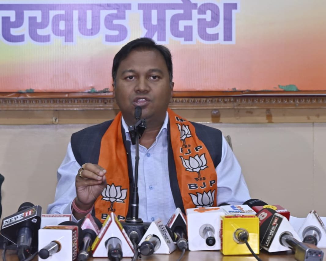 आईएएस अधिकारी के बेटे के फर्जी प्रमाण पत्र पर विवाद, भाजपा ने उठाए चार बड़े सवाल, झारखंड सरकार कटघरे में…