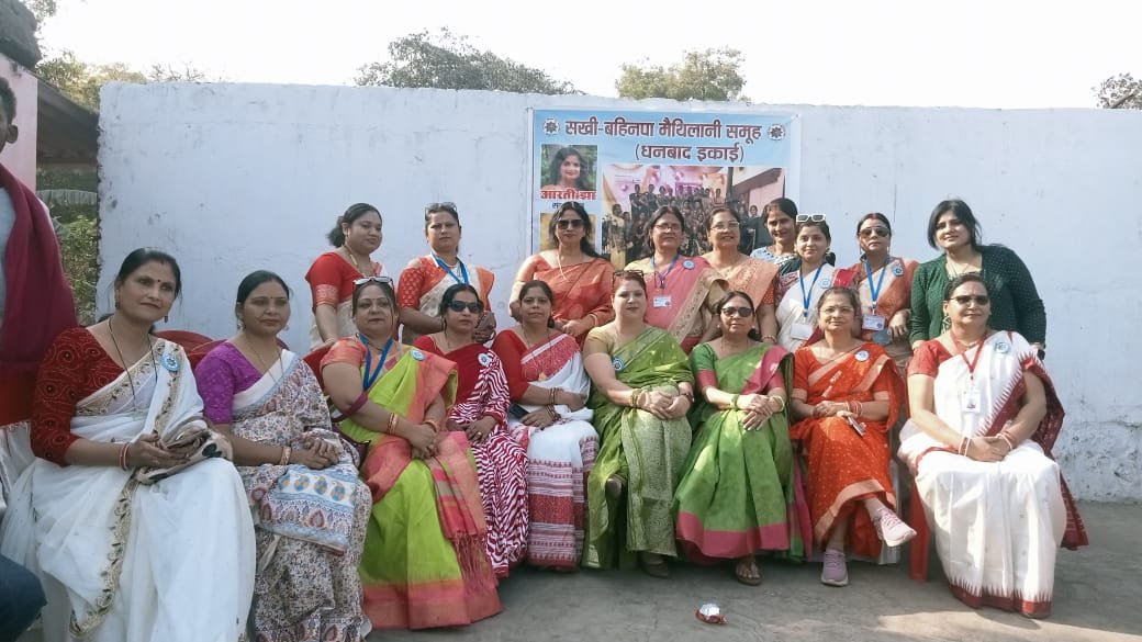 मैथिलानियों ने जरुरतमंदों के बीच बांटे वस्त्र…